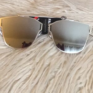 Silver mirrored Sunglasses